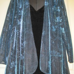 Красивая полупрозрачная накидка для эффектной женщины