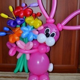 Фигуры и букеты из воздушных шариков