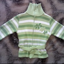 Продам теплую кофту на девочку