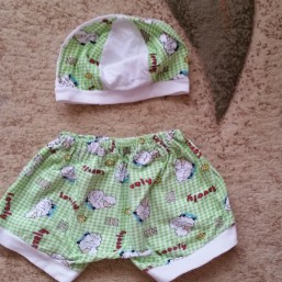 шорты и шапочка