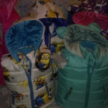 жилеточка миньоны 