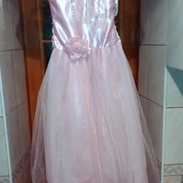 Нарядное платье на девочку