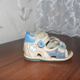 Кожаные босоножки 22-23 рр 14.5 см по стельке