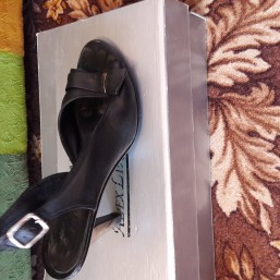 кожаные босоножки