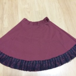 Юбка бордо с кружевом школьная. Торг уместен!