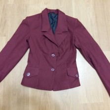 Пиджак бордовый школьный. Торг уместен!