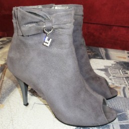 Весенние ботинки с открытым носочком