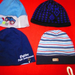 Деми шапки, демисезонные шапочки, на обьем 46-48, 50-52