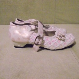 Продаю туфельки