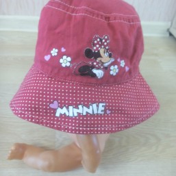 шапки, панамки