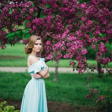 Фотосессия в цветущем саду