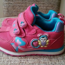 Продаю кроссовки для девочки 25 размера