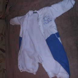 Продаю комбинезон фирма 