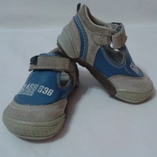 Кроссовки детские на ребенка 1,5 - 2 годика