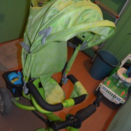 Продаю Велосипед трёхколёсный с ручкой