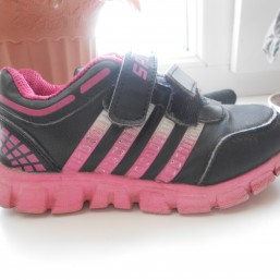 крассовки для девочки