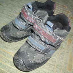 обувь на мальчика разная ( босоножки, туфельки кроссовки, сапожки)  22 -26 размер