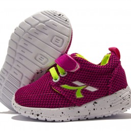 Очень много кроссовок детских для всех возрастов