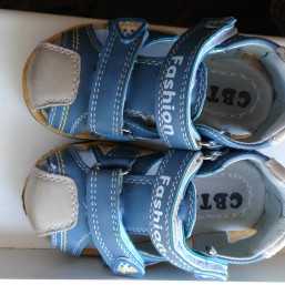 Новые босоножки на мальчика. Цена снижена!