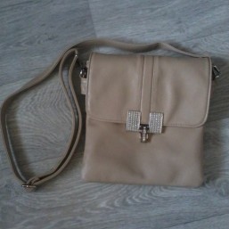 сумочка на ремешке