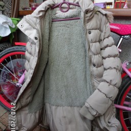 куртка зимняя на 5 лет примерно.