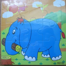 Яркие девевянные пазлы для малышей.