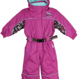 Очень много одежды дешево