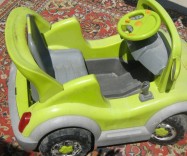 продам машинку детскую