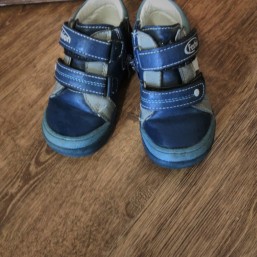 Продам демисезонные ботинки