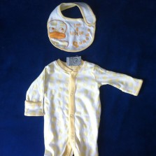 Набор человечек Tiny Baby (0-3 мес) + слюнявчик. 