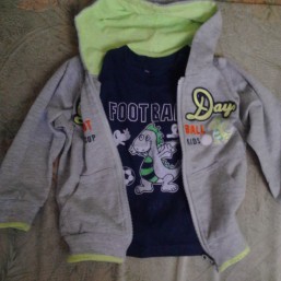 Спортивный костюм - тройка р.р 98