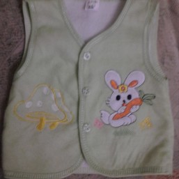 жилетка на 1.5 - 2 года.