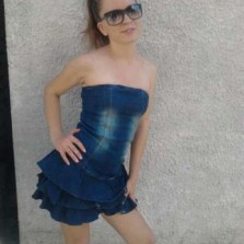 Продам платье недорого. Джинсовое. Одето только для фото.