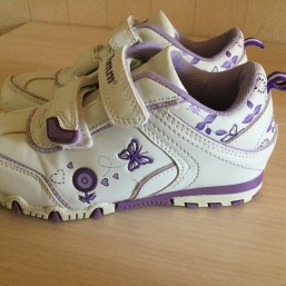 Кроссовки для девочки