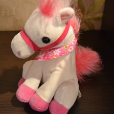 Лошадка повторюшка,двигает головой