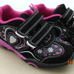 отличные кроссовки для девочки, 27р