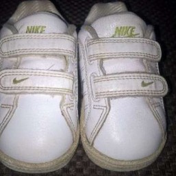 Классные кроссовки NIKE