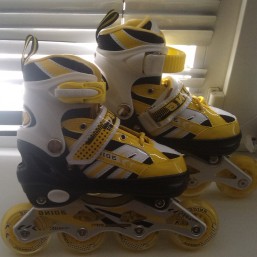 НОВЫЕ ролики хорошего качества. Роликовые коньки раздвижные.Все размеры.