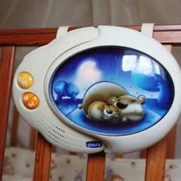 Игрушка музыкальная на кроватку 