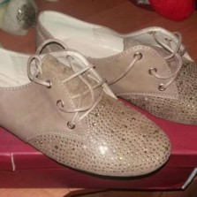 Продаю новые красивые ботиночки с Праги.