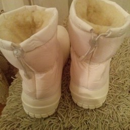 продаю женские новые сапоги