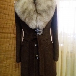 Зимнее полупальто с натуральным мехом