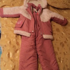 Зимний комбинезон с курточкой на овчине.