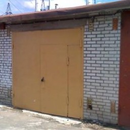 Продам капитальный гараж в Октябрьском