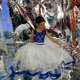 Бальные платья на прокат Карнавальные костюмы