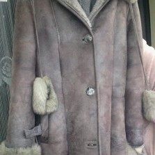 Дубленка искусственная на девочку новая