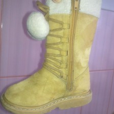 Сапожки на девочку 24 размер (по стельке 15-15,5 см). 