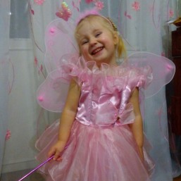 Нарядные платья.