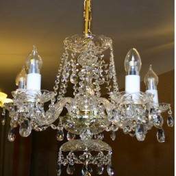 СРОЧНО ПРОДАМ ХРУСТАЛЬНЫЕ ЛЮСТРЫ И БРА