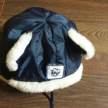 Зимняя шапочка с ушками на меху 48р-р в отличном состоянии!!!!!!!